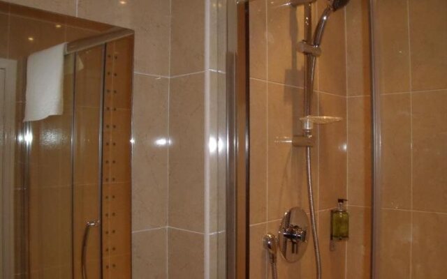 Southcroft Hotel - Guest House