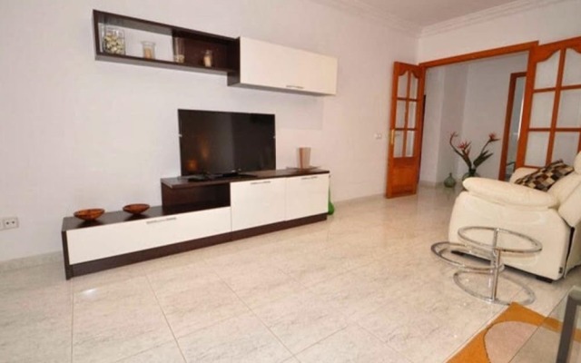 Llubi Pool and Views