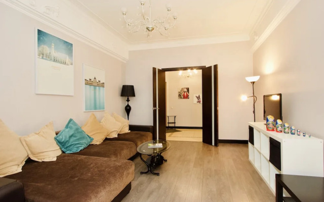 LUXKV Apartment on Zemlyanoy Val 52