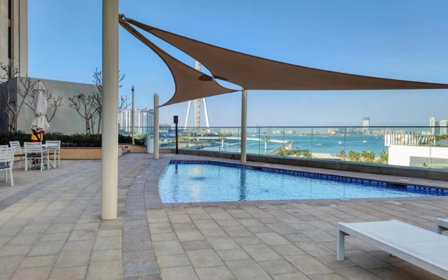 Exclusive Sea View Apartment on the Arabian Gulf