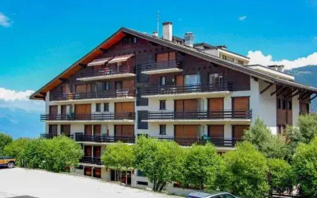 Apartment Cerisiers Hrez