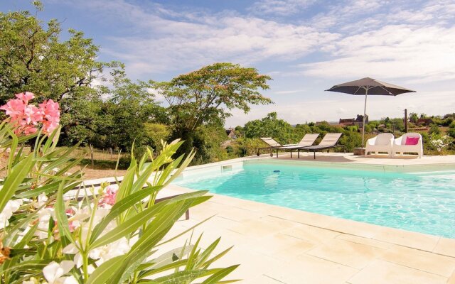 Chic Holiday Home in Rocamadour France With Private Pool