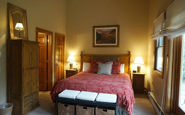 2 Bedroom Ski in, Ski out Luxury Residence Located on Fanny Hill in the Heart of Snowmass Village