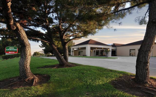 Courtyard by Marriott Dallas Arlington/Entertainment Dist