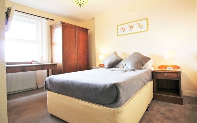 Summerfield Pub & Boutique Rooms