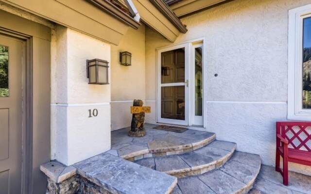 1-10 N. Fairway Drive