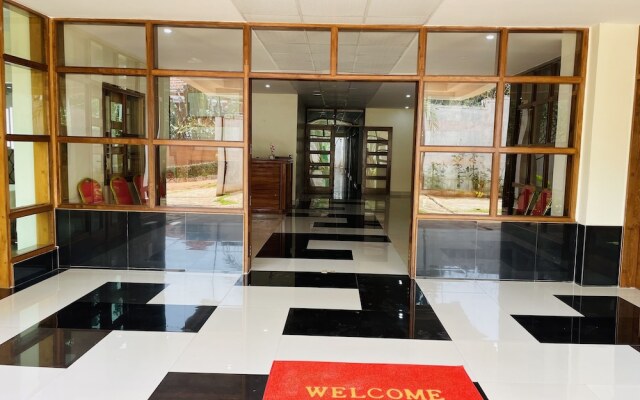 Pulickal Heights Hotel
