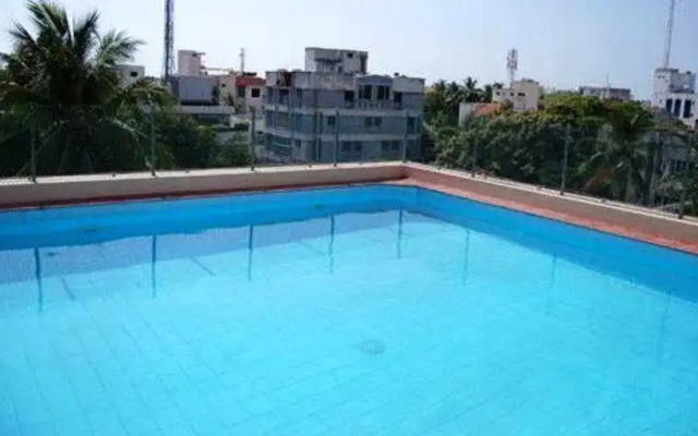 Hotel Ramada Raj Park