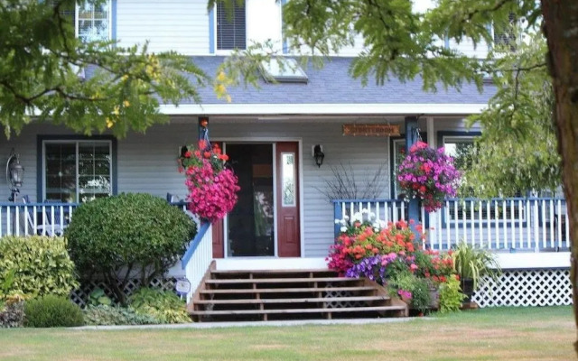 Mt. Bakerview Bed and Breakfast