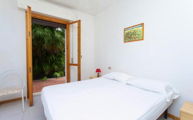 S77 - Sirolo, trilocale con giardino in centro