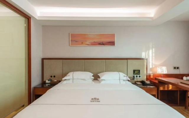 The King Lycra Hotel