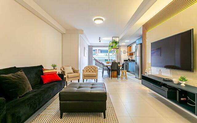 Apto Moderno a poucos passos do Mar JRR309