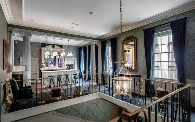 No. 30 Knightsbridge