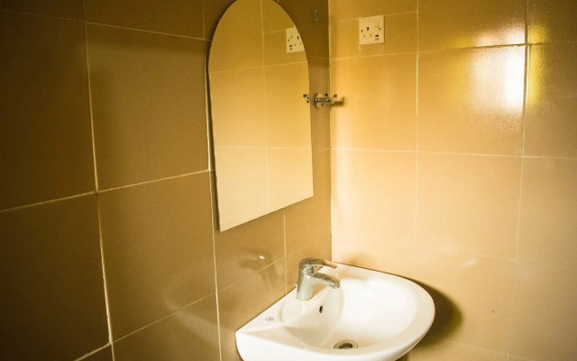 Adesuwa Royal Guest House Ketu