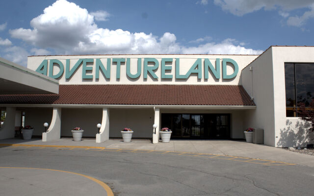 Adventureland Inn