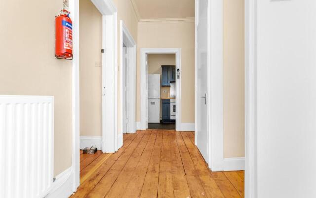 Edinburgh City Centre Jasmine Apartment -SLEEPS 7