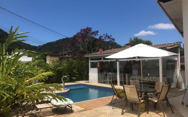 Casa com piscina ubatuba