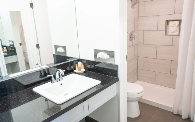 Carson Valley Motor Lodge & Suites