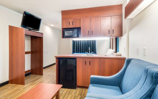 Americas Best Value Inn & Suites Brunswick