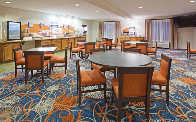 Spark by Hilton La Crosse Onalaska