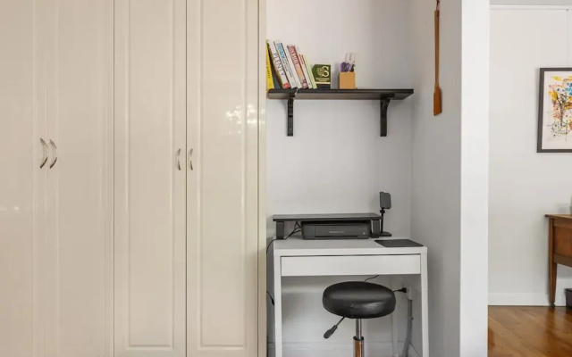 Spacious Stay Near Shops & Cafes in Marrickville