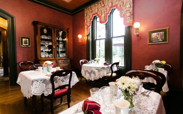 Silas W Robbins House Bed & Breakfast