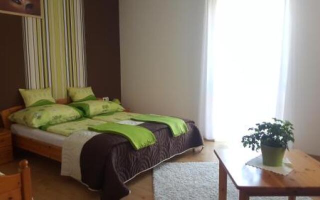 Tópart Apartman