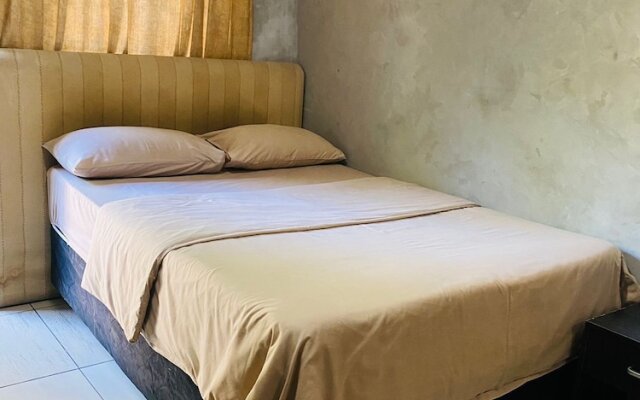 Rosebank Lodge & Backpacker