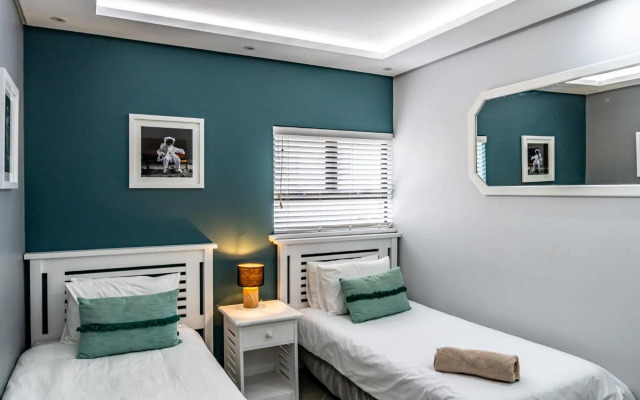 Luxurious 3 bedroom beach front apartment