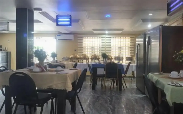 Keem Hotel and Suites