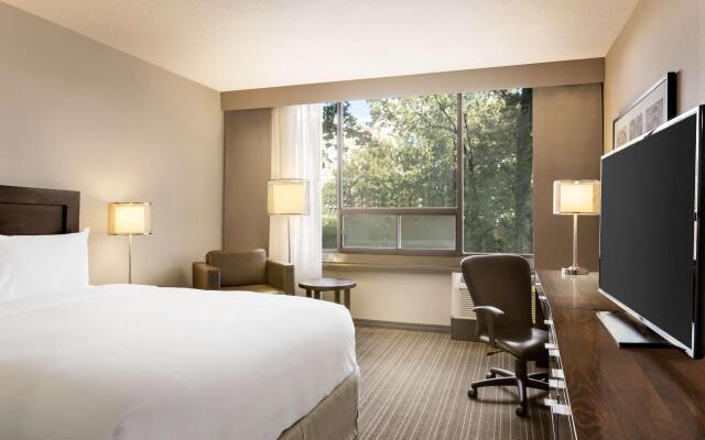 DoubleTree by Hilton Toronto Airport West