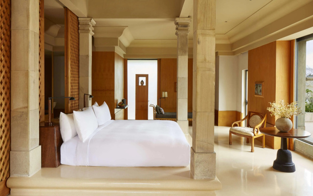 Amanjiwo – Guest Rooms – Borobudur