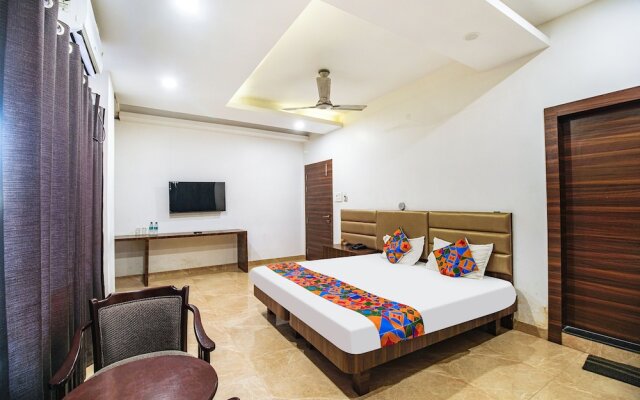 Fabhotel Apple Tree