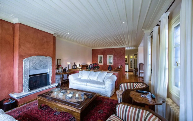 Chorostasi Guest House