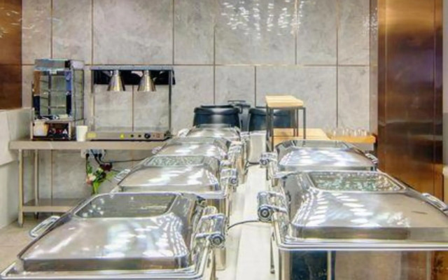 Lanou Hotel (Nanchang tengwangge bayigan subway station store)