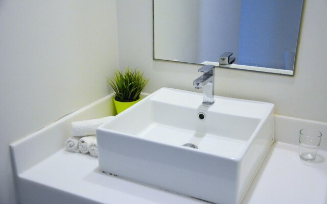 Mystayover at The Summer Suites