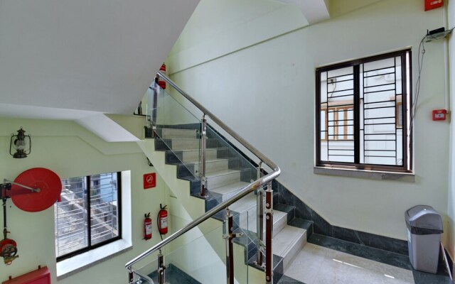 FabExpress Greenleaf Regency