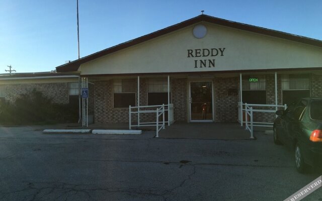 Reddy Inn and Suites