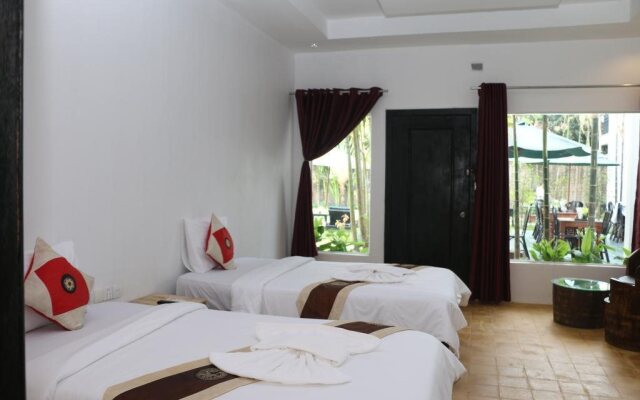 Antique Palm Hotel