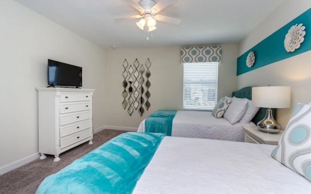 Gorgeous Home W/private Pool & Spa Sleeps 25!