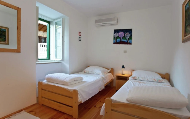 Villa in Sumartin Near Beach & Private Pool