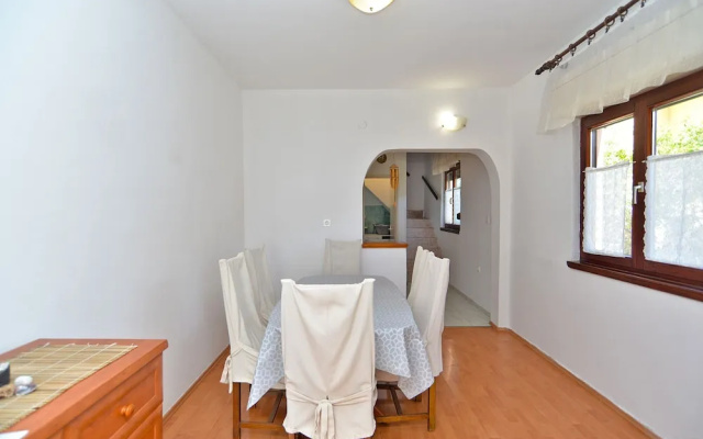 Apartment 623
