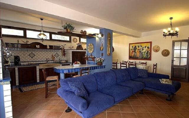 Villa Egadi con Piscina e Campo da Tennis