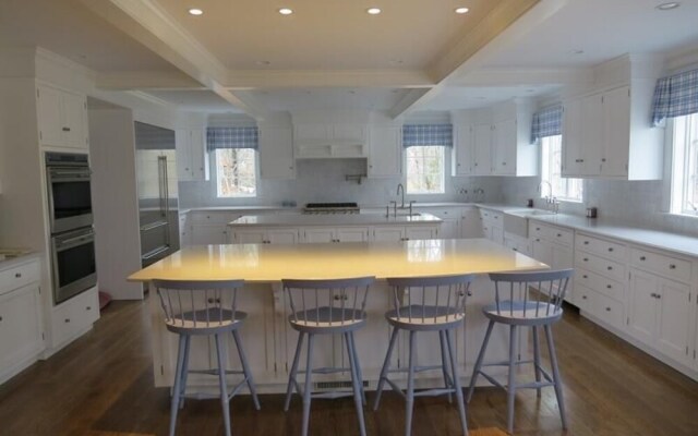 65 Moonpenny Lane - Eight Bedroom House