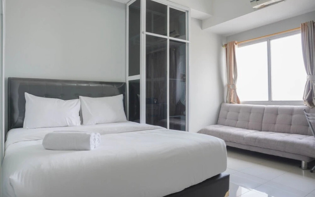 Warm And Homey Studio At Seasons City Latumenten Apartment