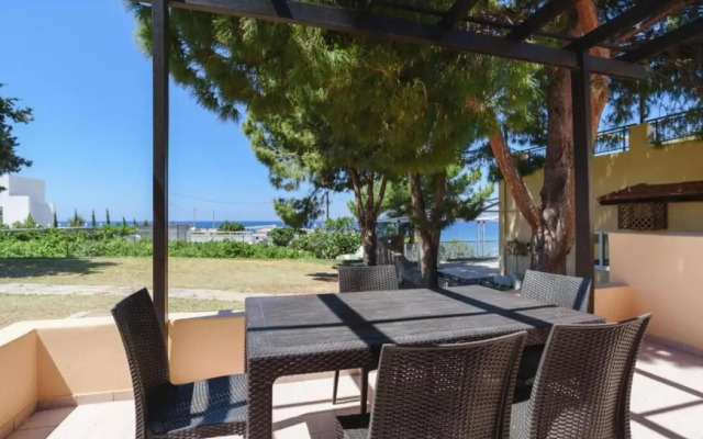 Matina Pefkos ApartHotel