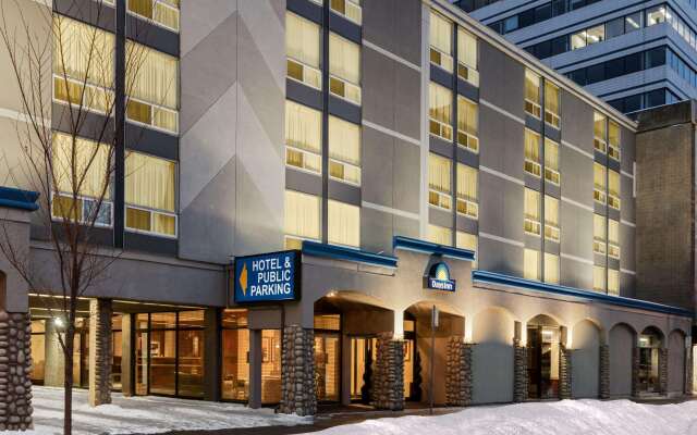 Days Inn by Wyndham Edmonton Downtown