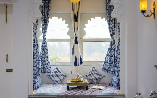 ELIVAAS Amber Royale 3 BHK with Pvt Pool
