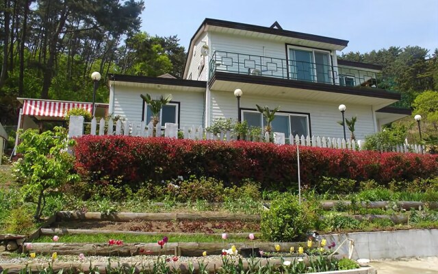 Tongyeong Yeonji Pension