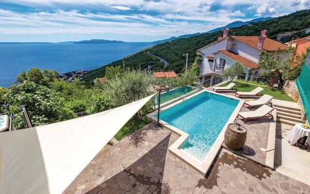 Beautiful Home in Matulji With Wifi and 3 Bedrooms